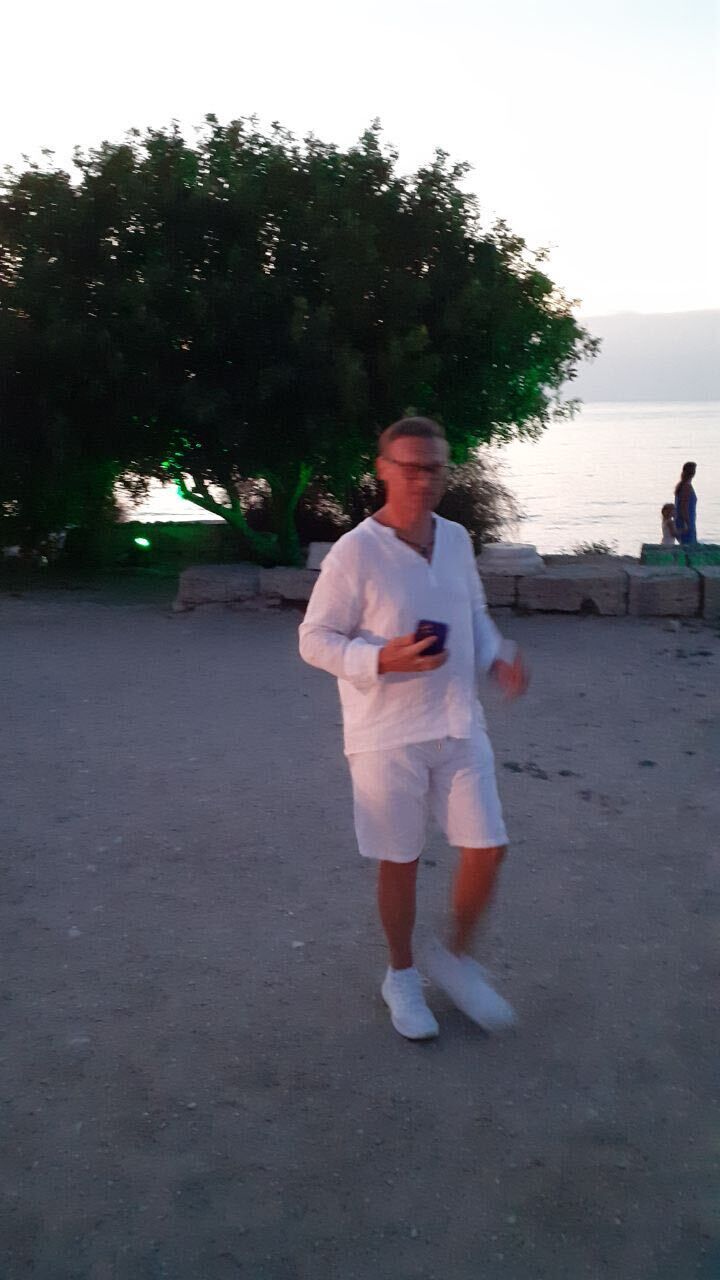  49837303  Vlad, 59 ,    