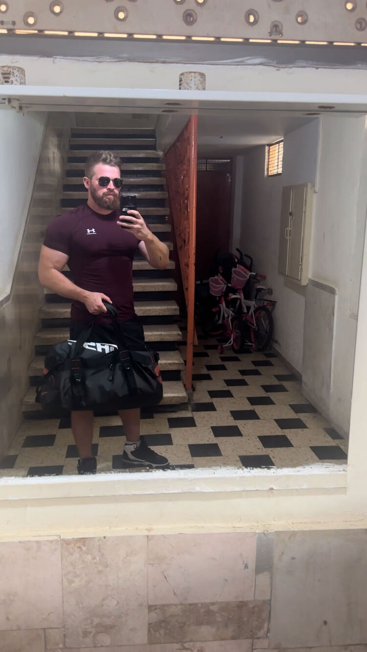  Holon,   Aleksei, 32 ,     , c 