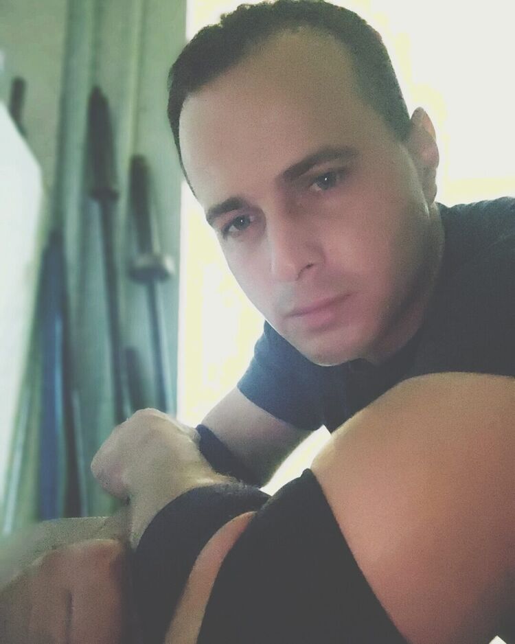  28437313  Viktor, 33 ,    