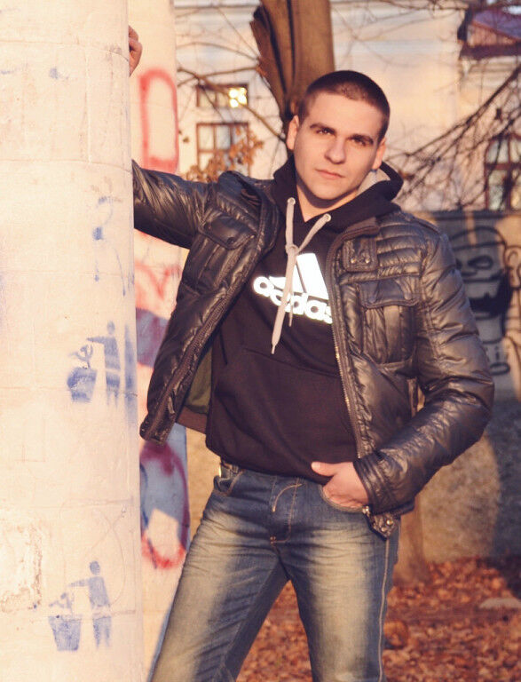  4008903  Max, 34 ,    