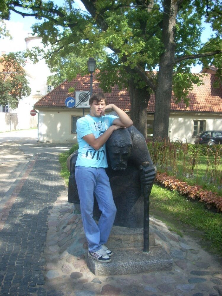  7421203  Albert, 35 ,    