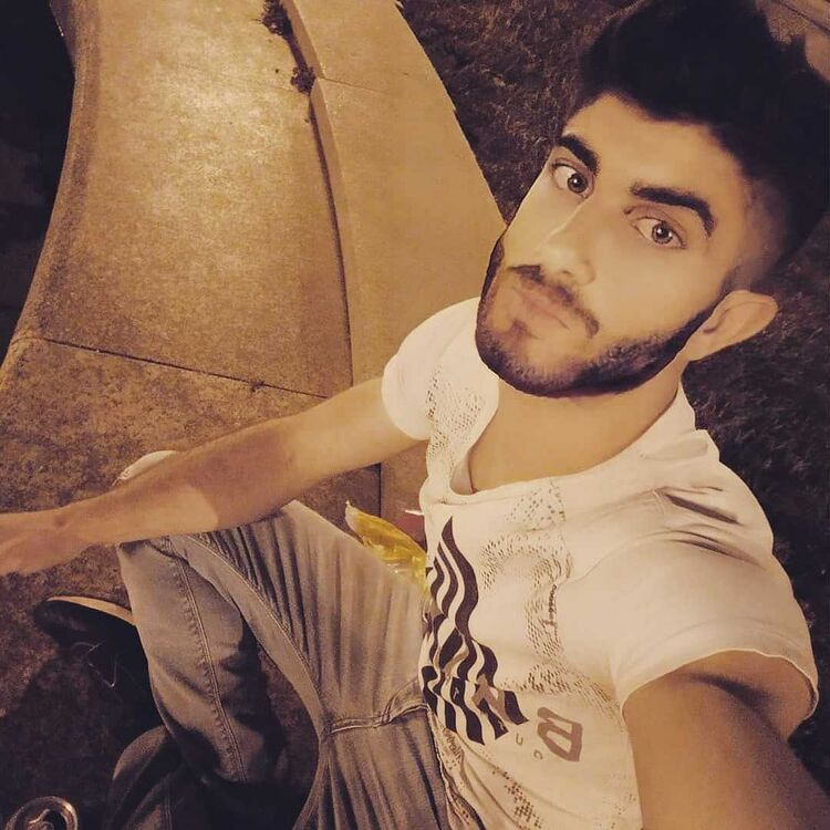  24892503  Kamil, 34 ,    