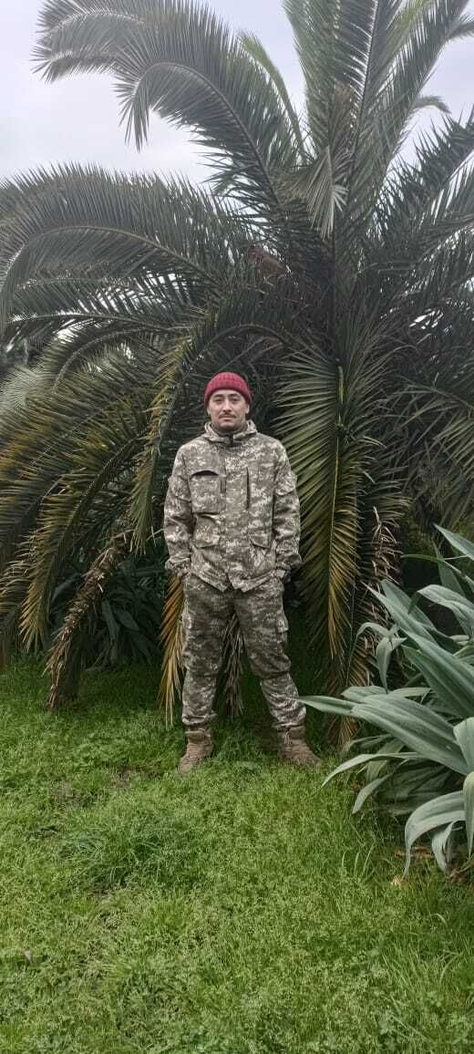  38884673  Kirill, 37 ,    
