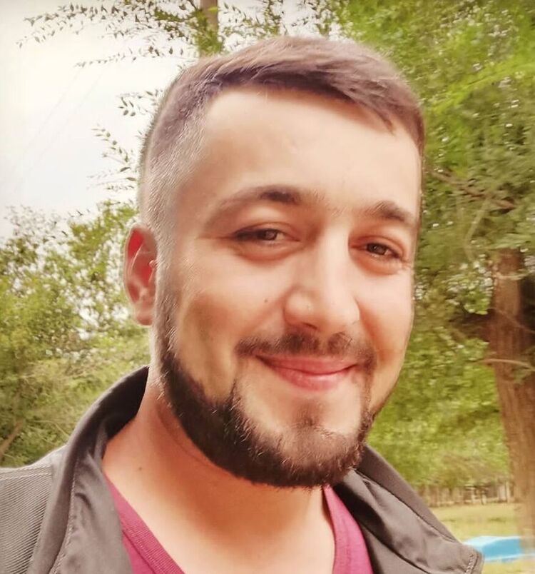  48383823  , 35 ,    