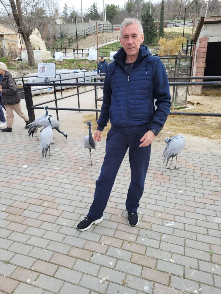  ,   Sergei, 56 ,   ,   , c , 