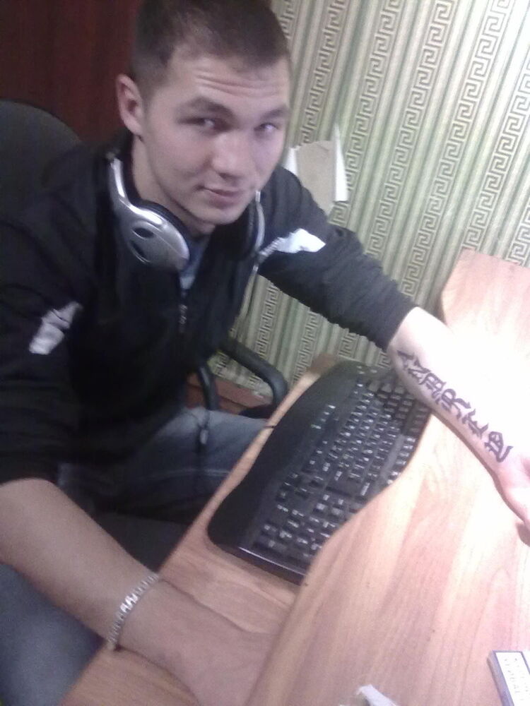  9008233  Andrejj, 33 ,    