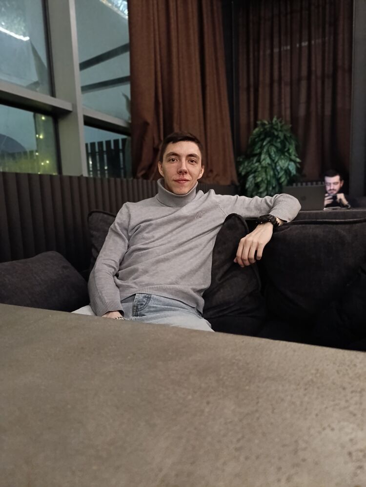  48574553  Vladislav, 28 ,    
