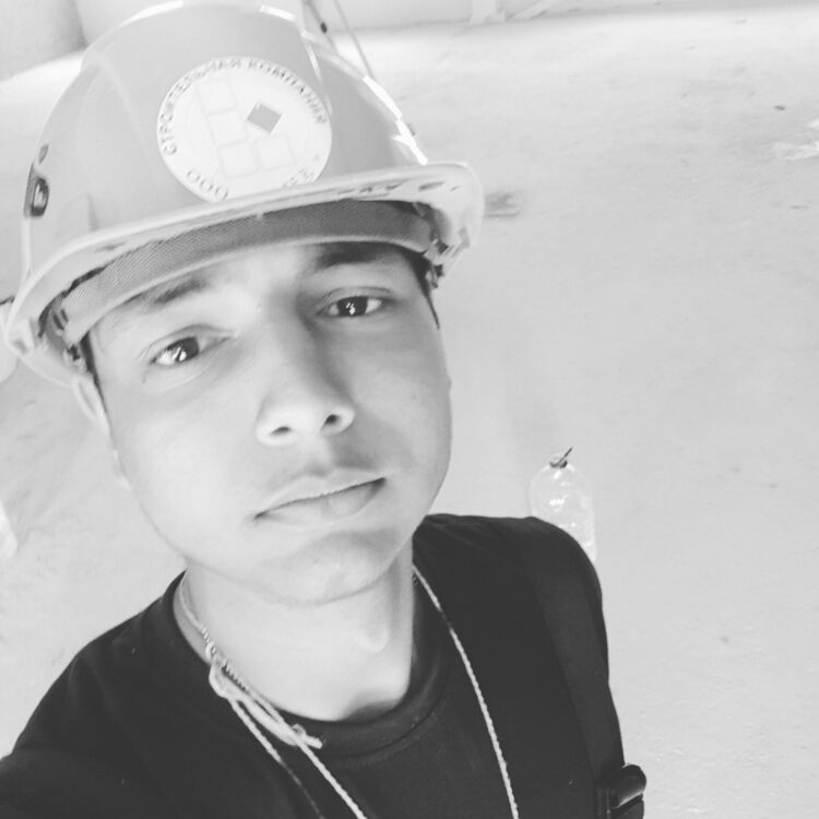  ,   Mikhail, 25 ,   ,   , c 