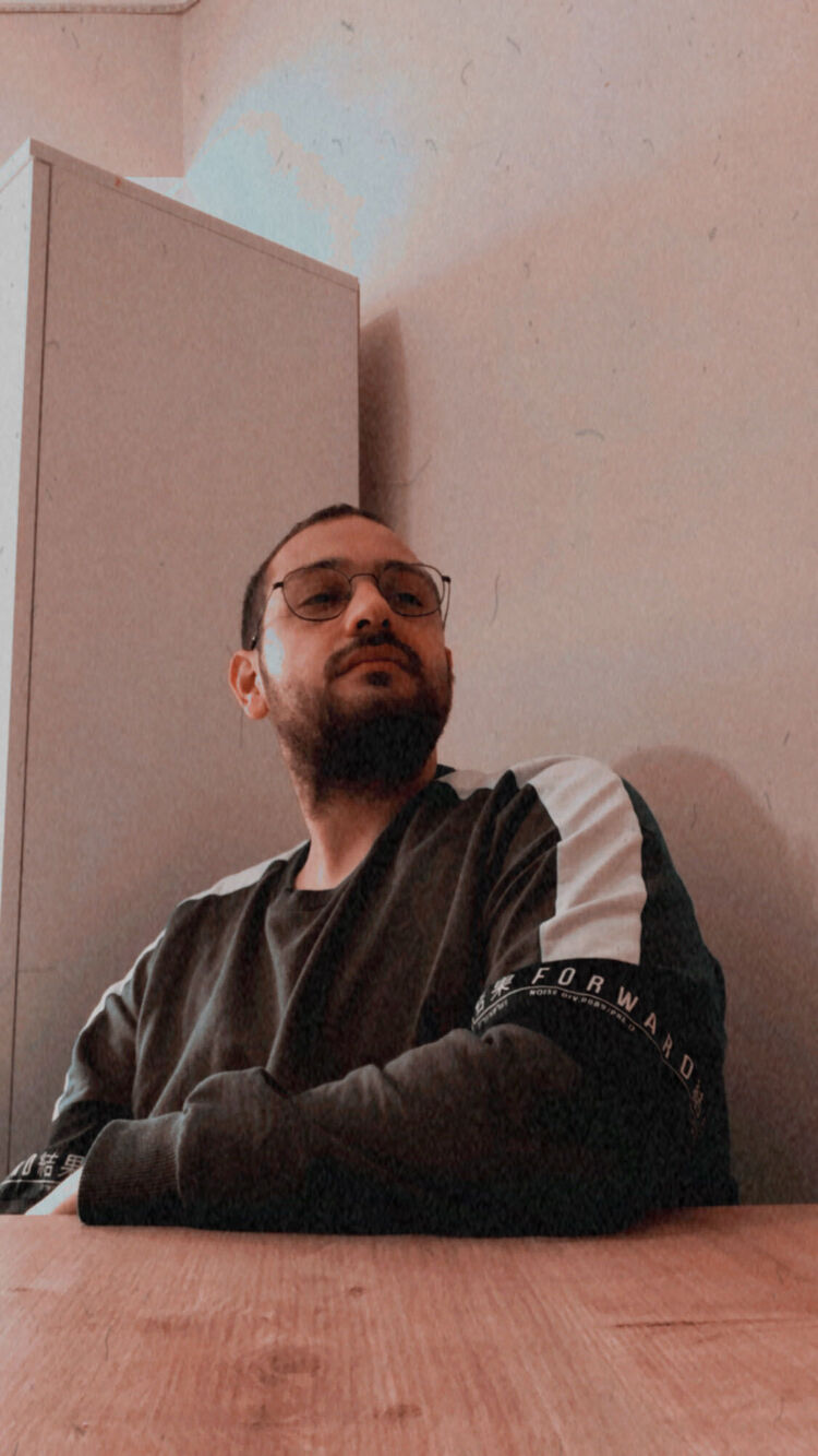  33065793  Baris, 26 ,    