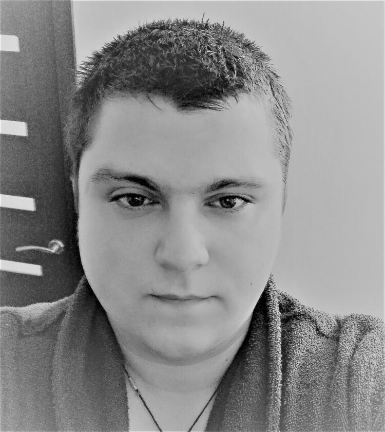  ,   Lamur, 33 ,   ,   , c , 