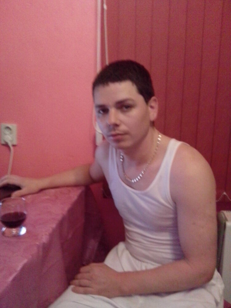 7158203  Sandu, 38 ,    