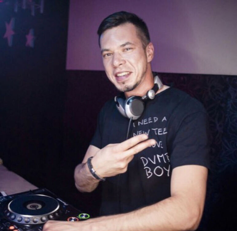  37752113  , 35 ,    -