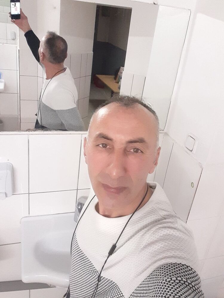 ���� 56040383 ������� �����, 49 ���, ���� ���������� � Podgorica