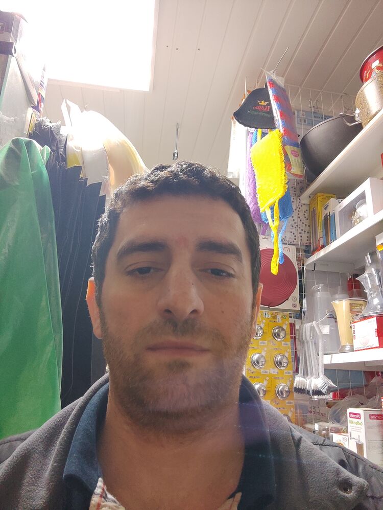  52069703  , 37 ,    