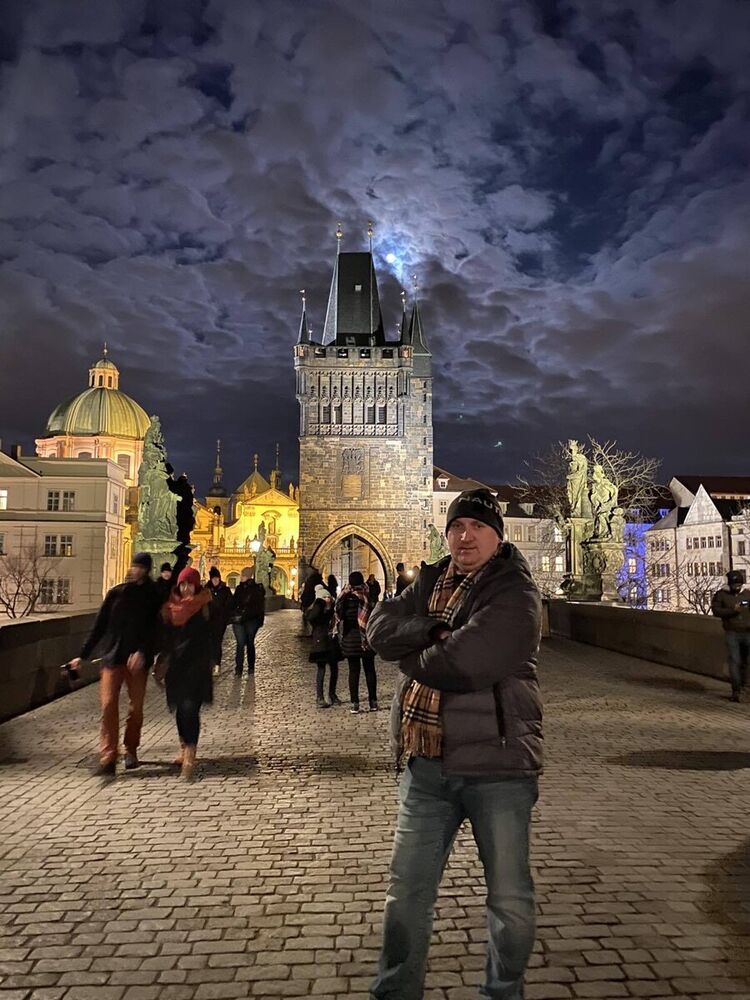  ,   Yuri, 46 ,   ,   , c 