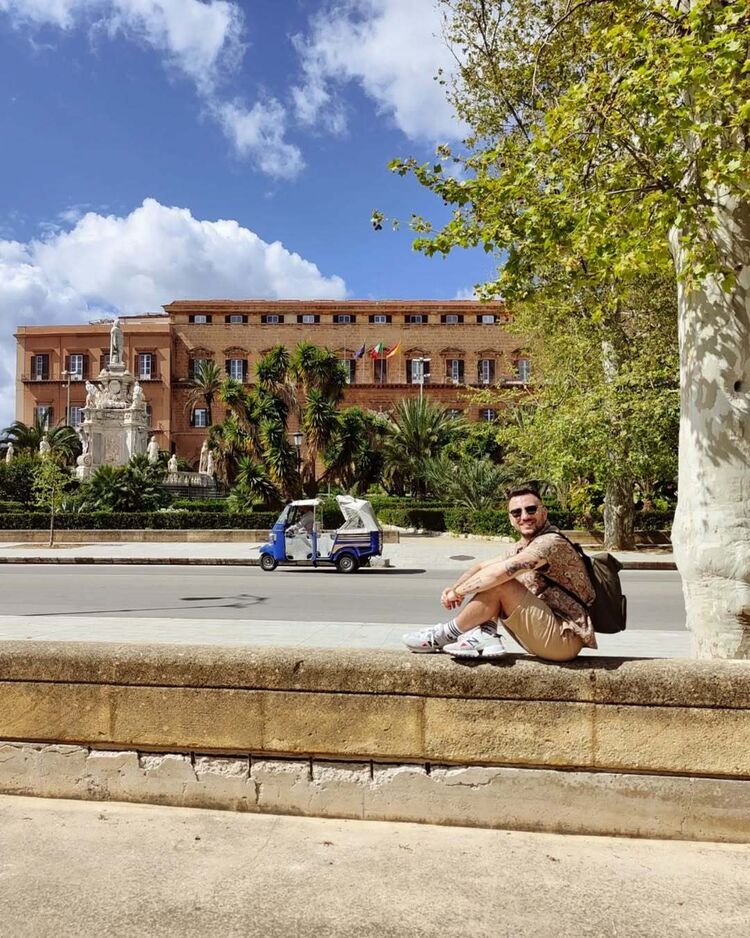  49439683  , 37 ,    -