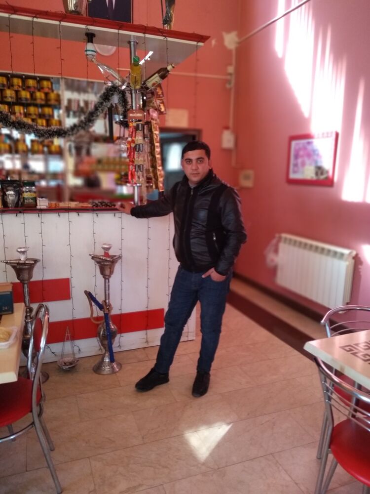  15276663  Kamil, 35 ,    