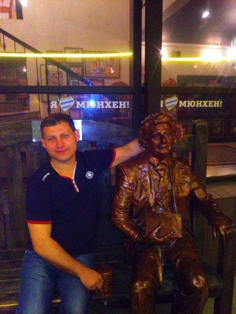  13581343  Konstantin, 74 ,    