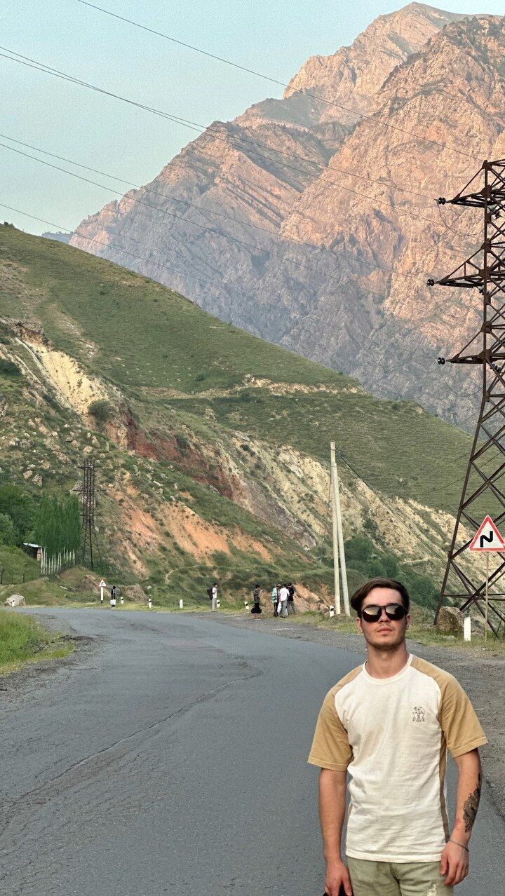  53730893  Zaur, 18 ,    