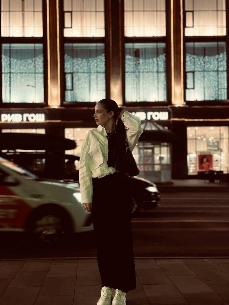  53951403  , 25 ,    --