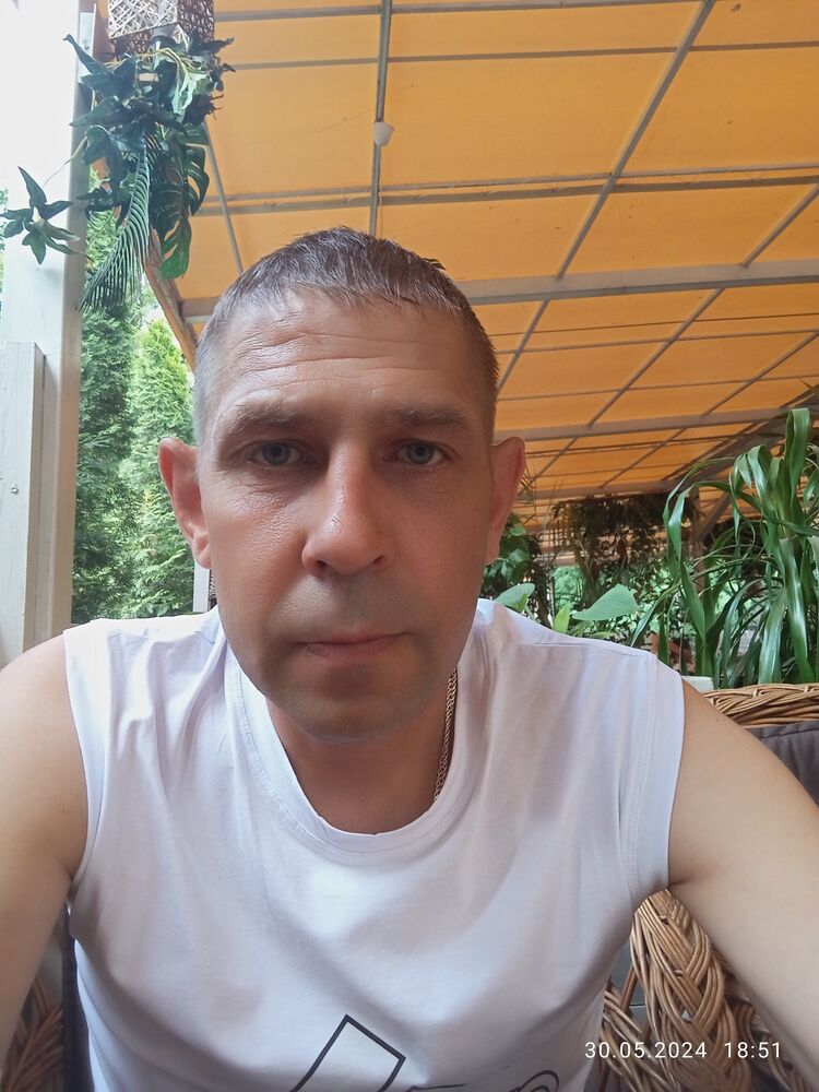  44373743  , 42 ,    