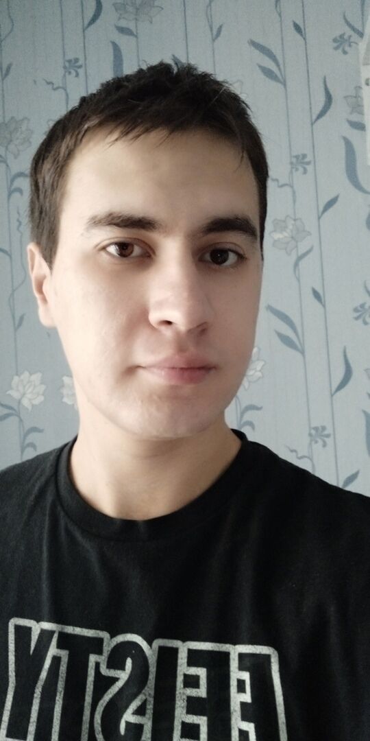  48323293  Artur, 26 ,    