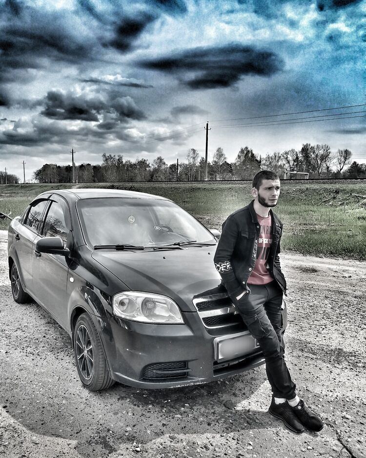  28327823  Vladislav, 22 ,    