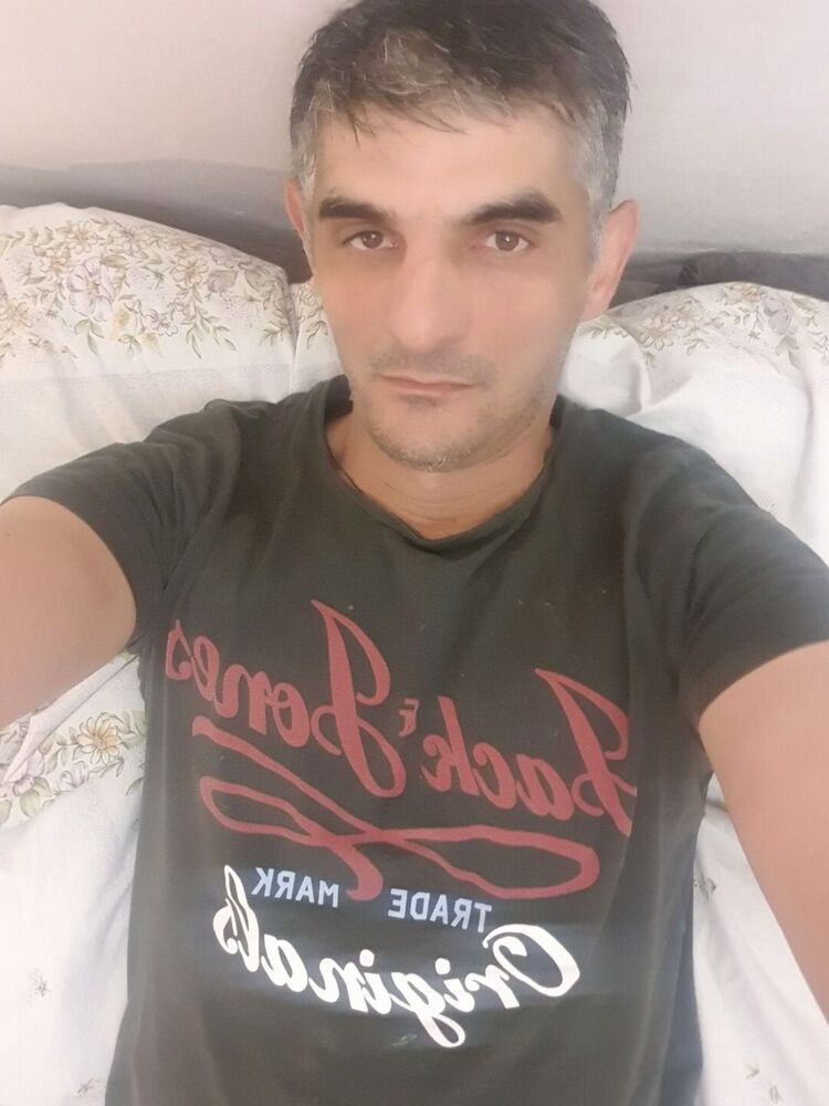  23176843  Goga, 40 ,    Praha