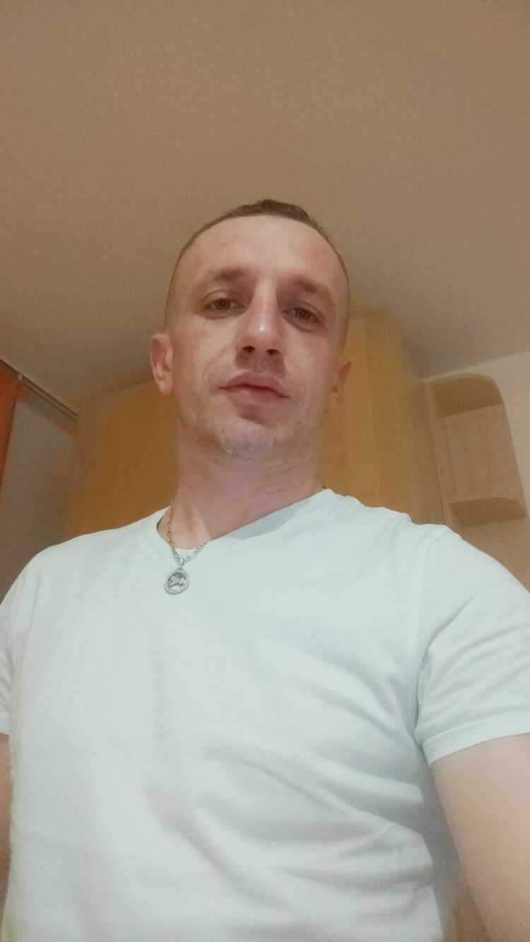  37214943  , 32 ,    
