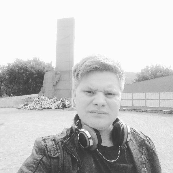  ,   Mikhail, 27 ,   ,   