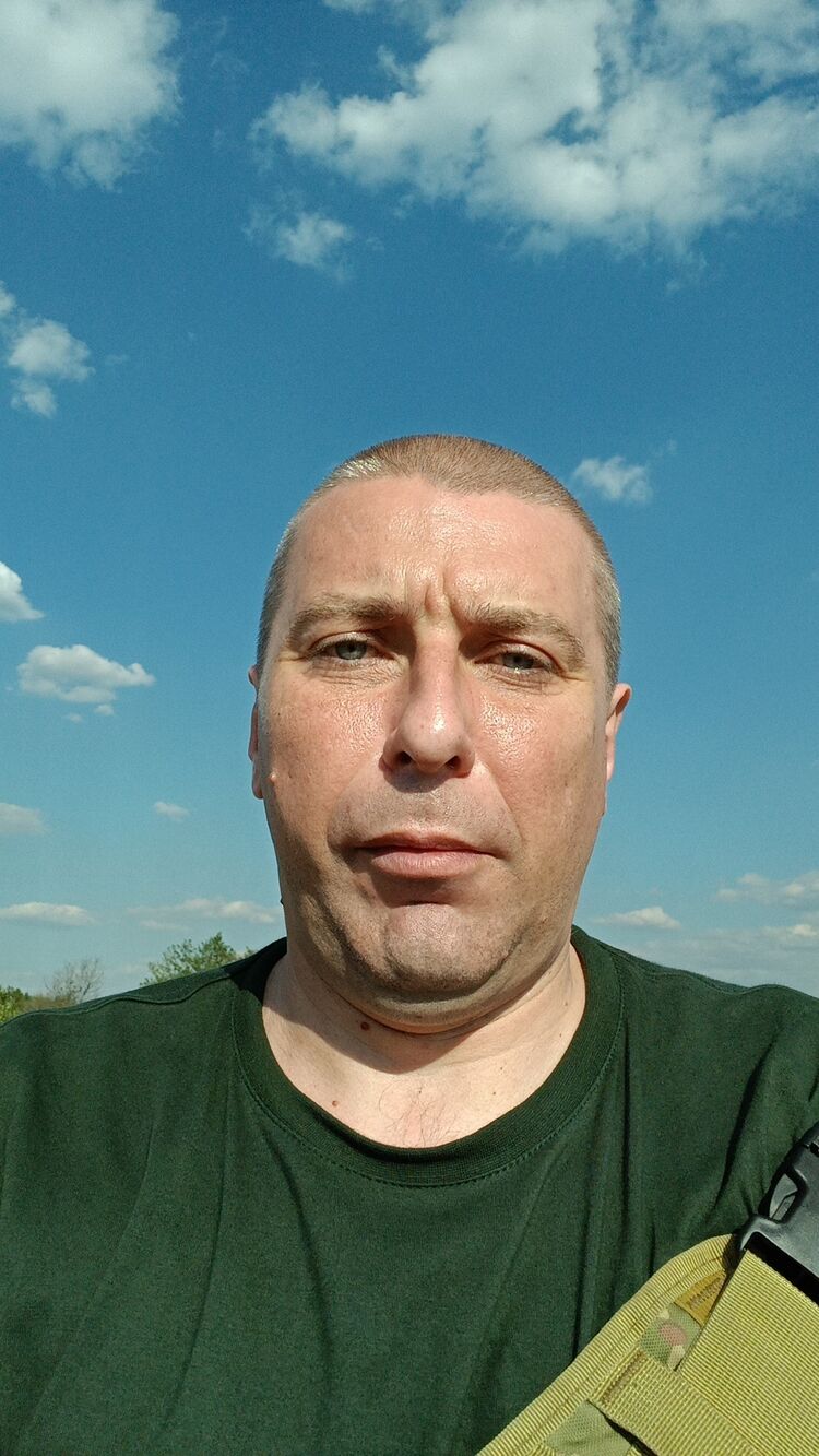  46570323  , 44 ,    
