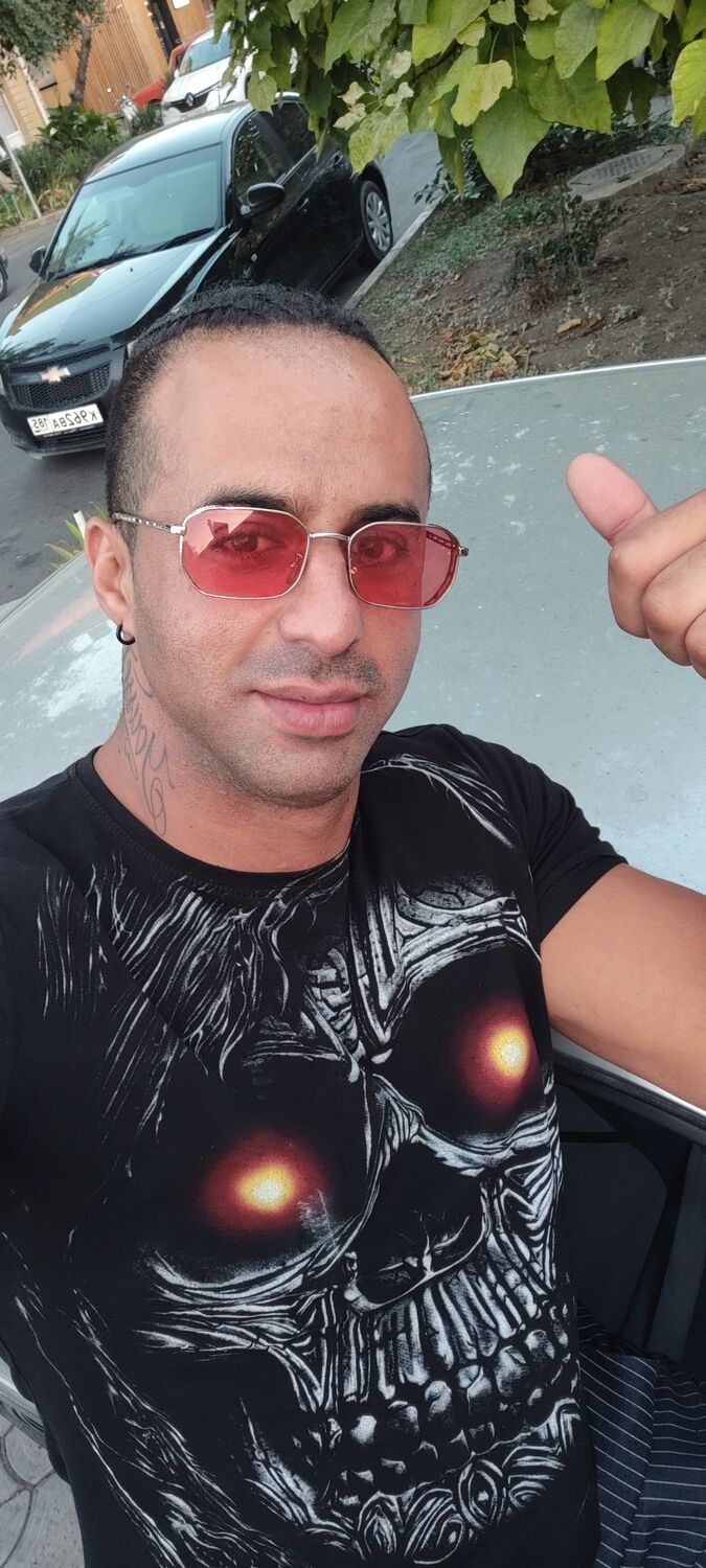  38126273  Usher, 36 ,    