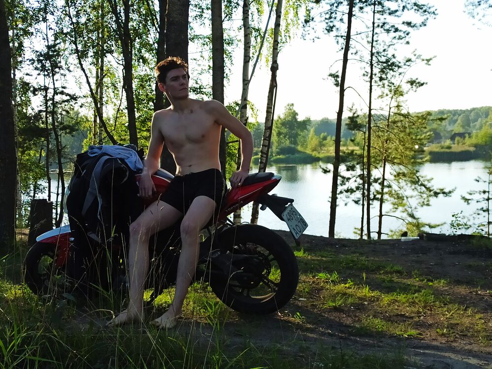  28748123  , 22 ,    -