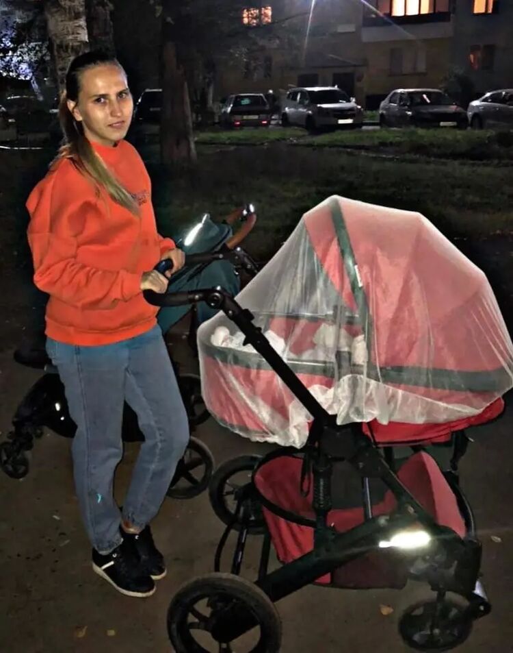  ,   Anna, 29 ,   c 
