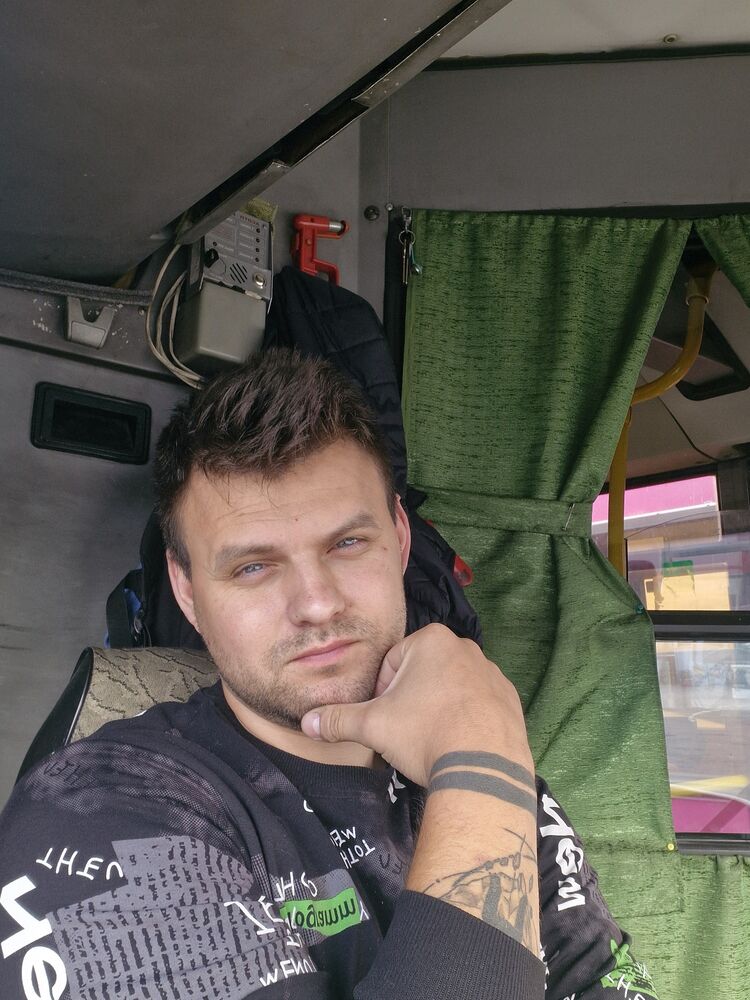  52823673  , 31 ,    