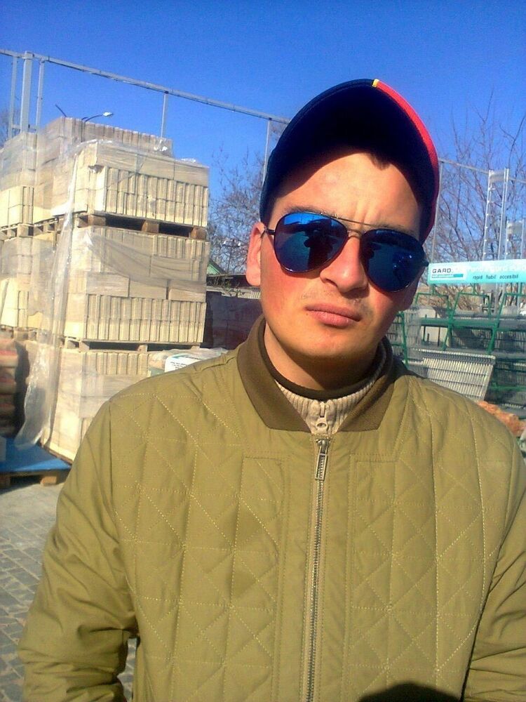  11522163  Vania, 31 ,    