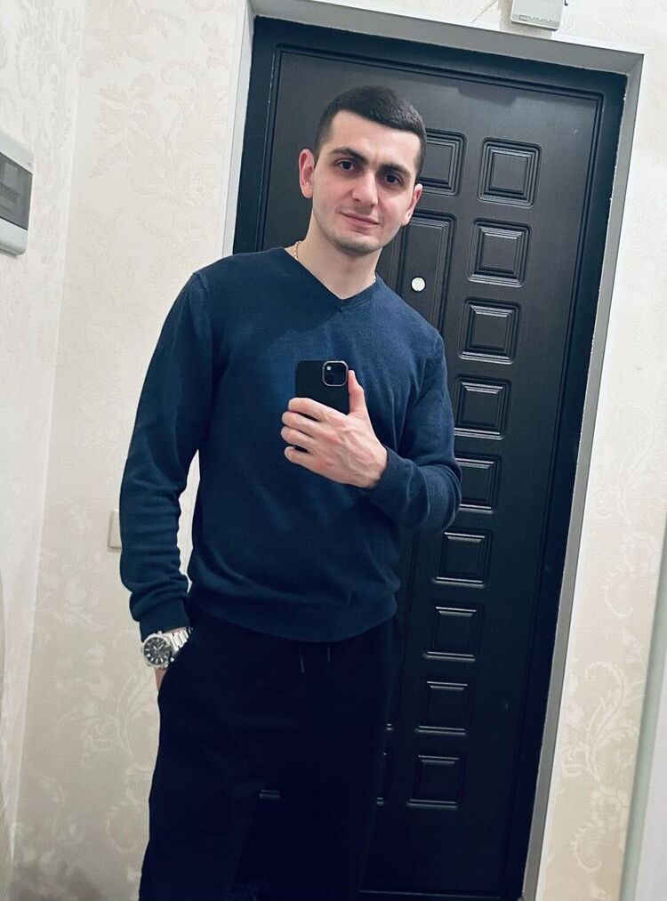  48562873  , 28 ,    -