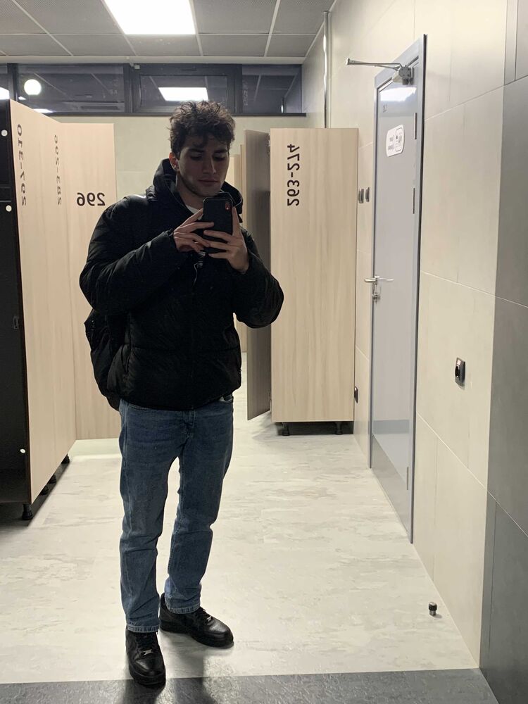  28304273  , 23 ,    