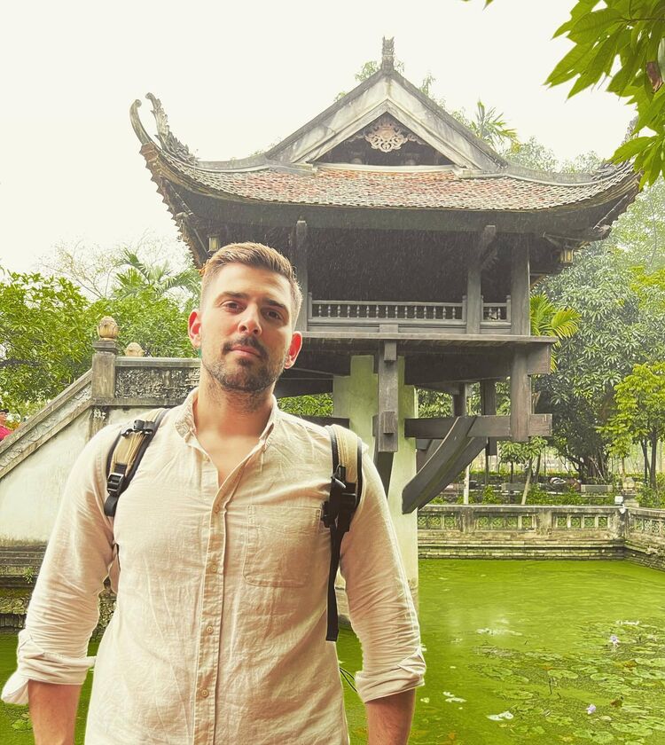  43358923  , 31 ,    --