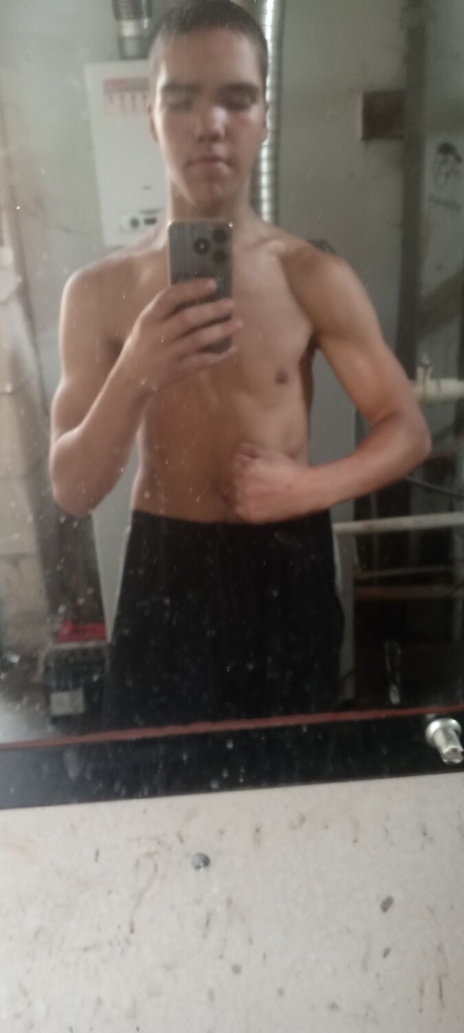  45634223  Denis, 25 ,    