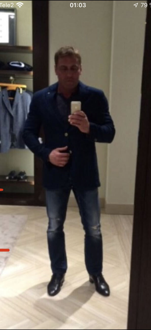  29940643  Alex, 52 ,    