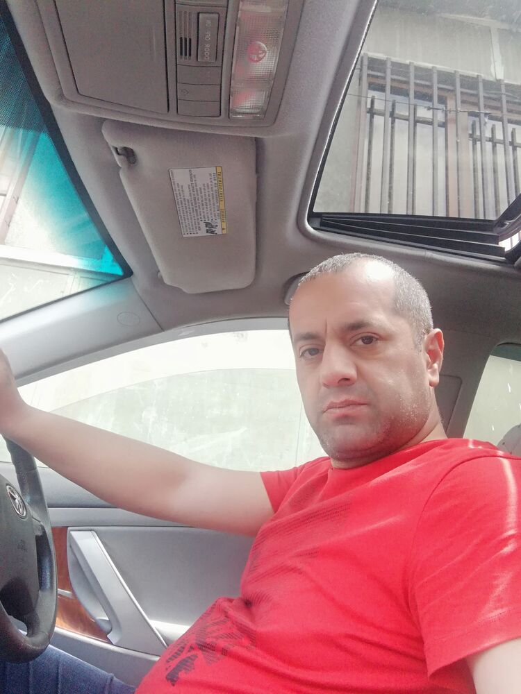  46809593  Arman, 44 ,    