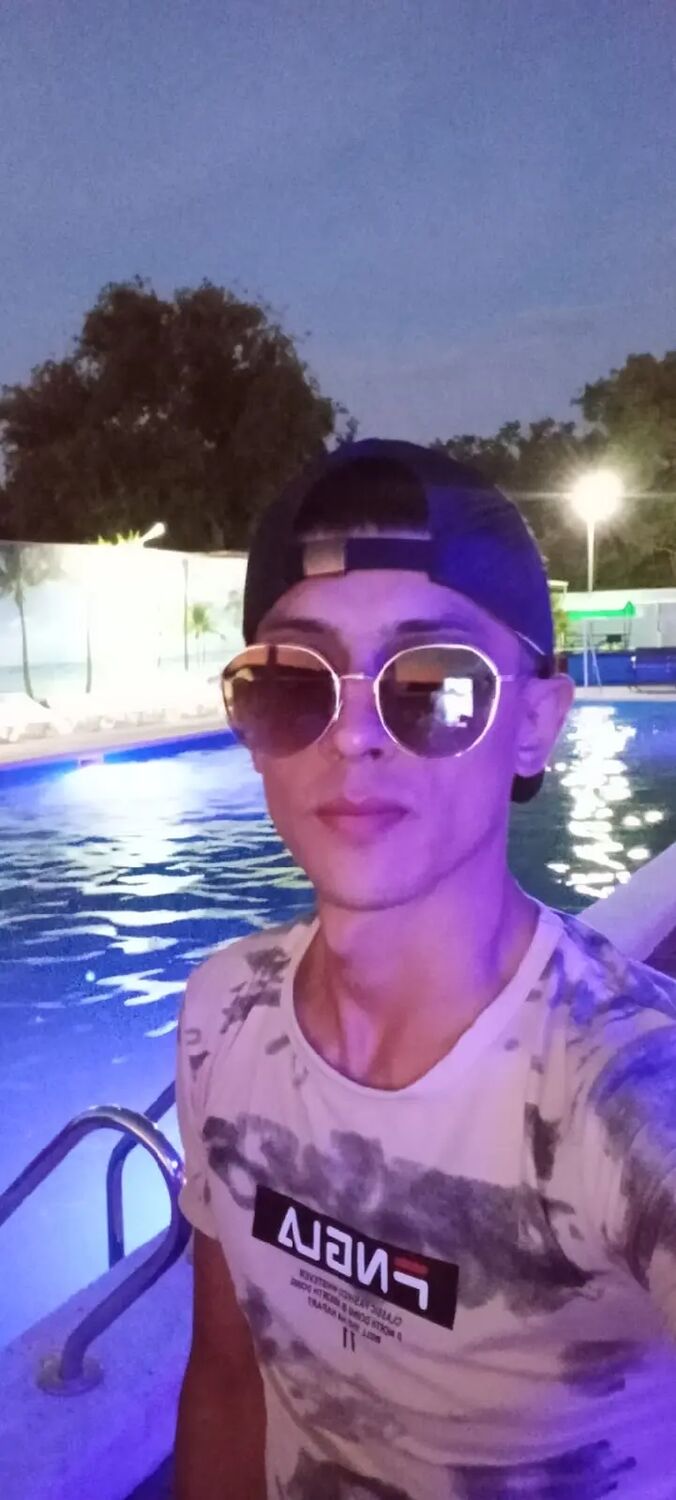  33751223  Valentin, 29 ,    --