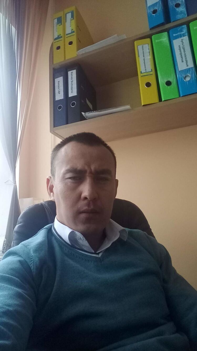  32055173  Maks, 38 ,    