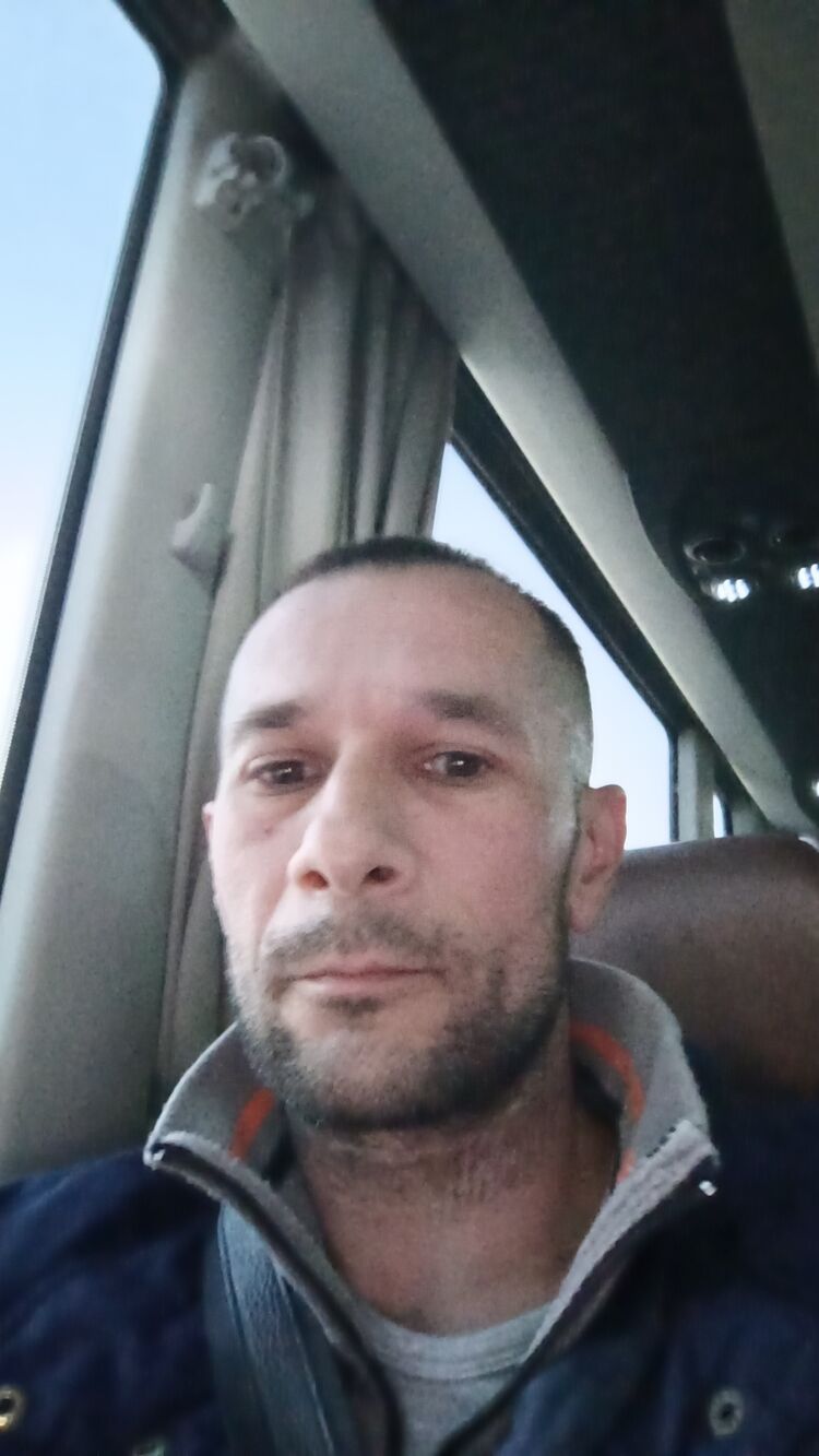  47617023  Vlad, 44 ,    