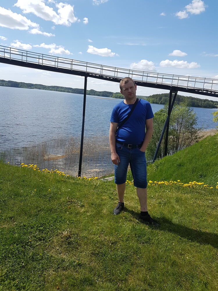  ,   Vitalij, 44 ,   