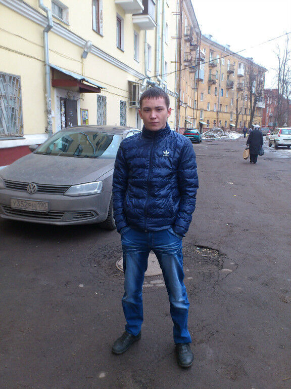  18747313  Dimitrii, 34 ,    