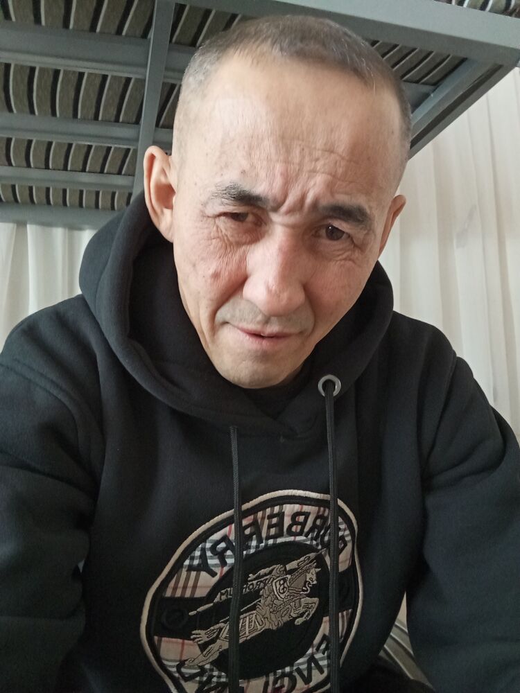  40353133  , 52 ,    