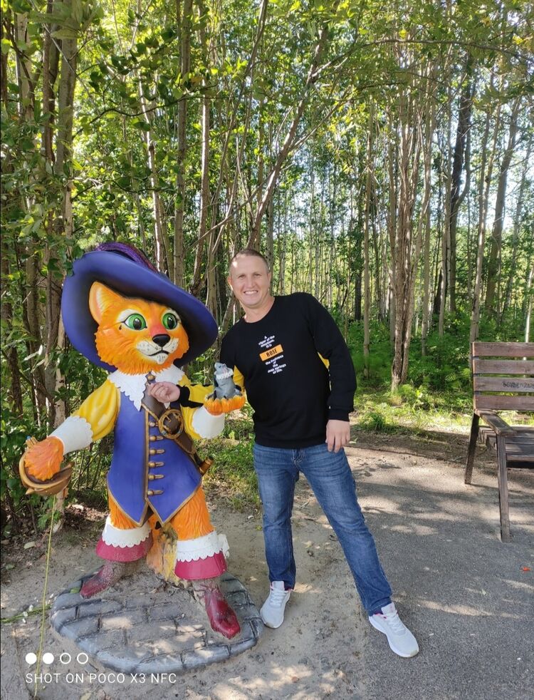  30186363  Viktor, 40 ,    