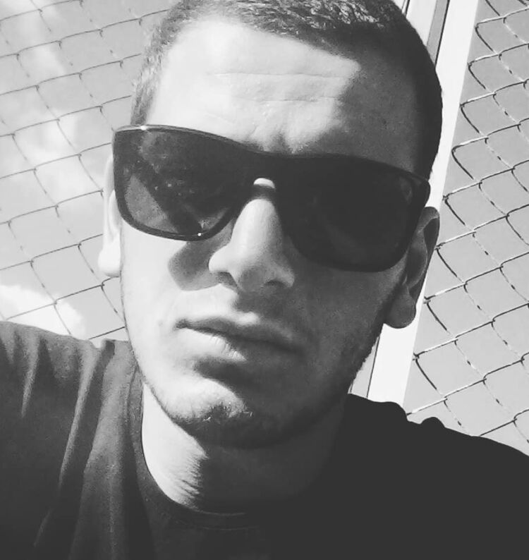  26622783  Grigor, 25 ,    